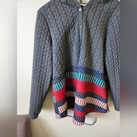 Cellabie Women's Gray cardigan size M - Picture 2 of 13